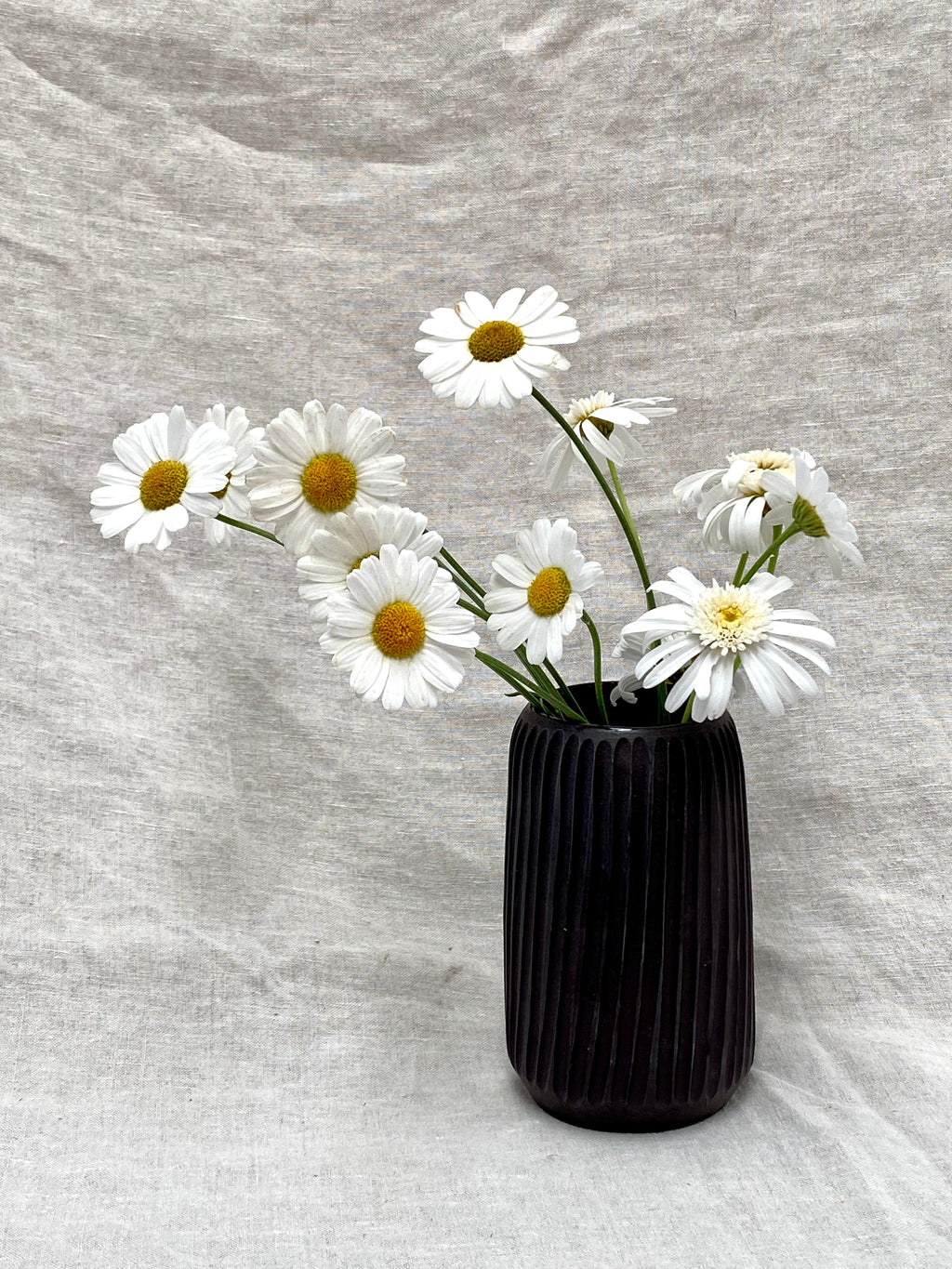 Black bud vase